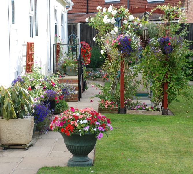 hibbs-park-homes-lazy-bench